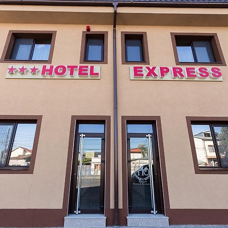 Express Residence Brăila Esterno foto