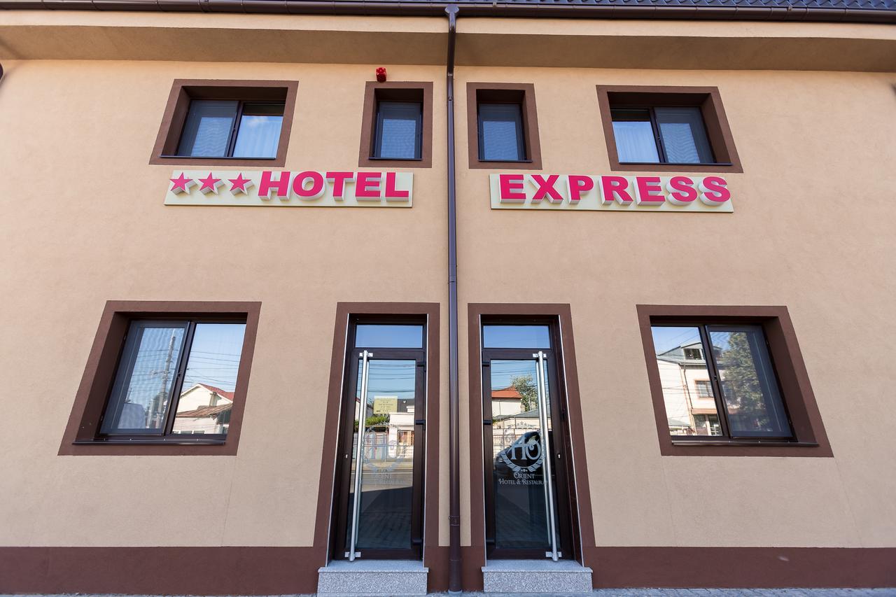 Express Residence Brăila Esterno foto