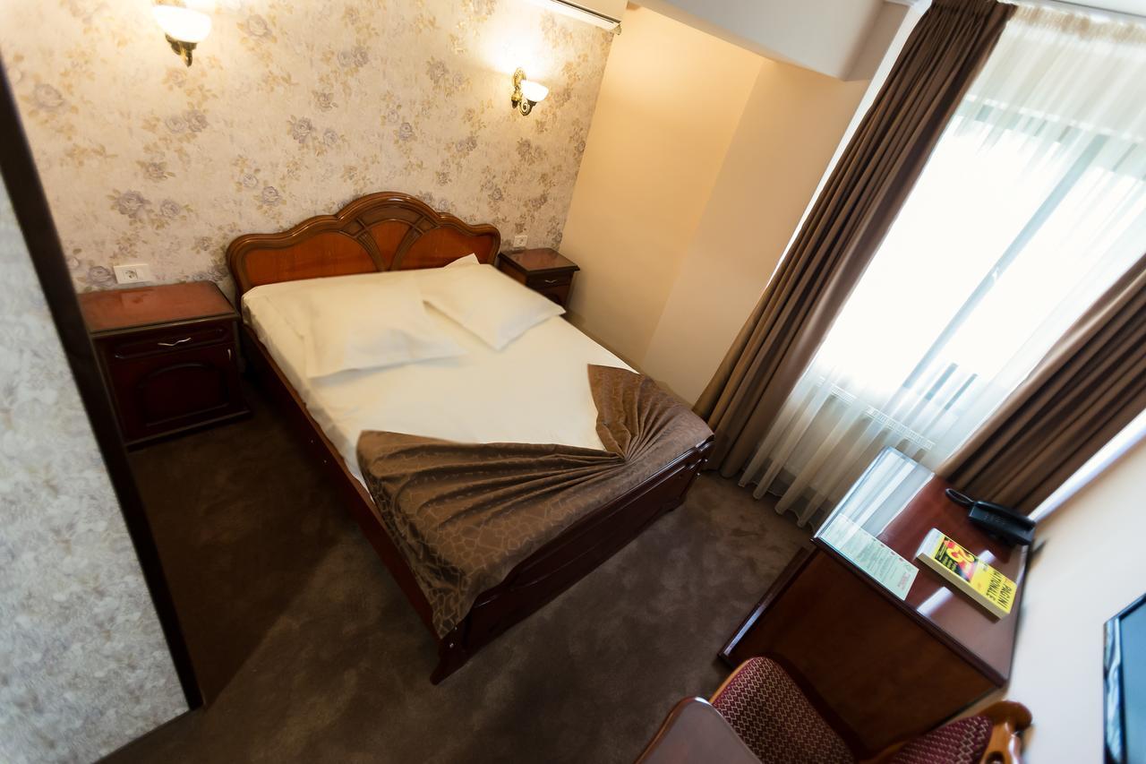 Express Residence Brăila Esterno foto