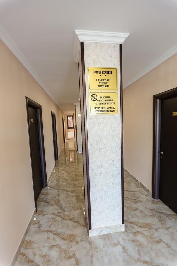 Express Residence Brăila Esterno foto