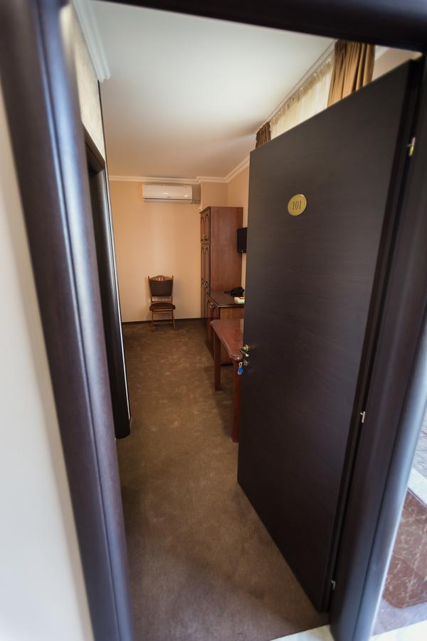 Express Residence Brăila Esterno foto