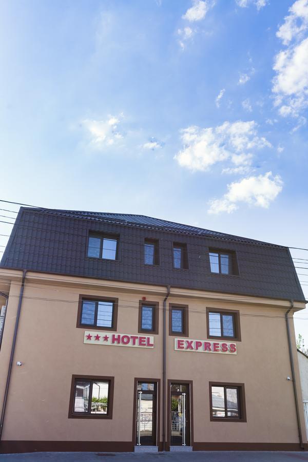 Express Residence Brăila Esterno foto
